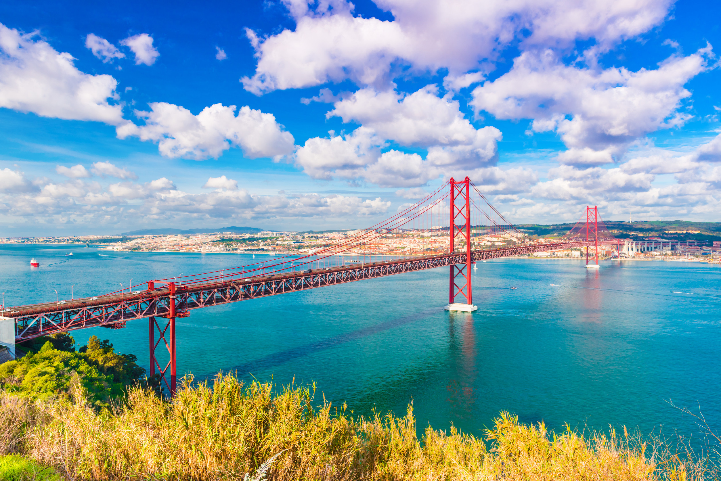 de abril in lisbon portugal picturesque skyline with beautiful