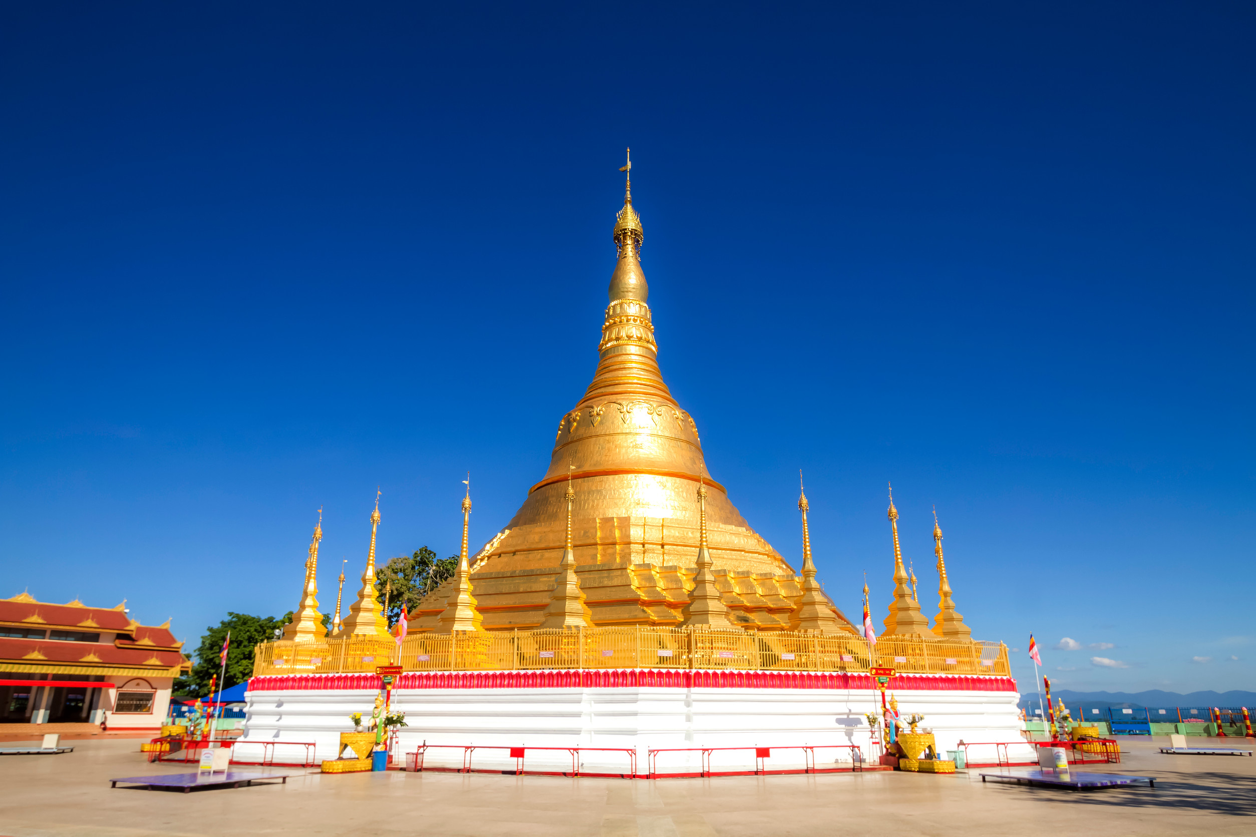 pagoda and temples in old town at bagan in myanmar asia